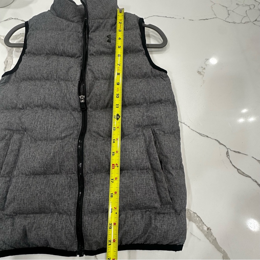 Under Armour ColdGear Puffer Vest Gray Youth Medium YMD Loose Fit with Pockets - Picture 8 of 11